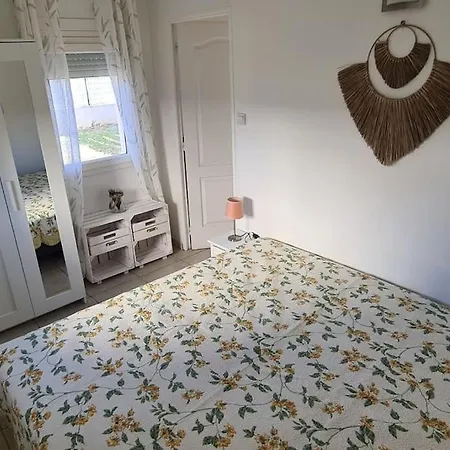 アパート 2 Pieces En Rez-de-villa Avec Beau Jardin Pres